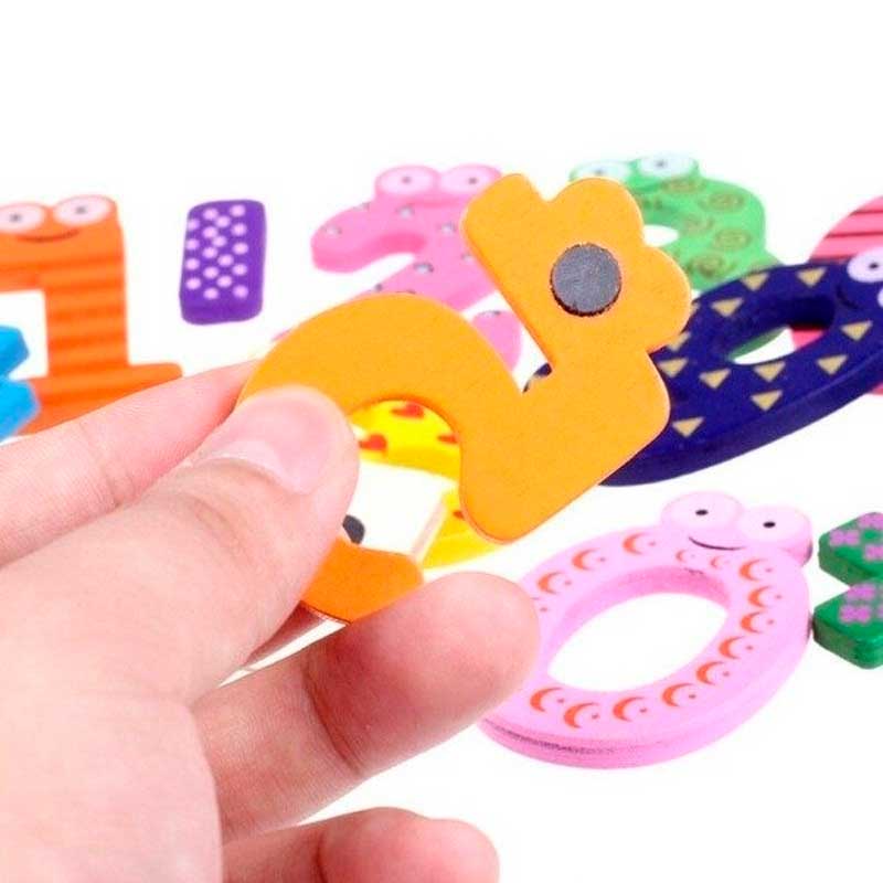 Números de madera con imán